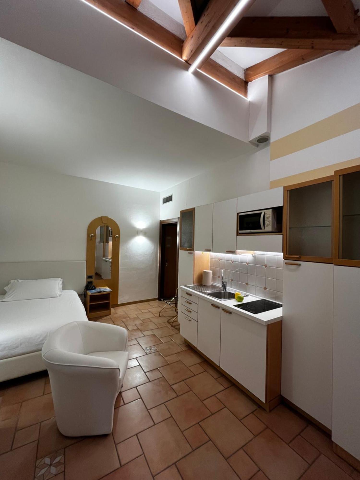 Aparthotel Manci By America *